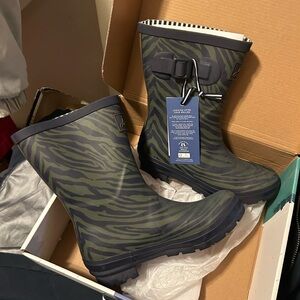 Joules Green Zebra Print Rain Boots new in box size 7